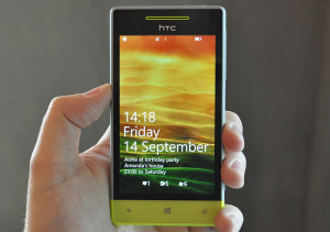 Почему HTC Windows Phone 8x не включается?